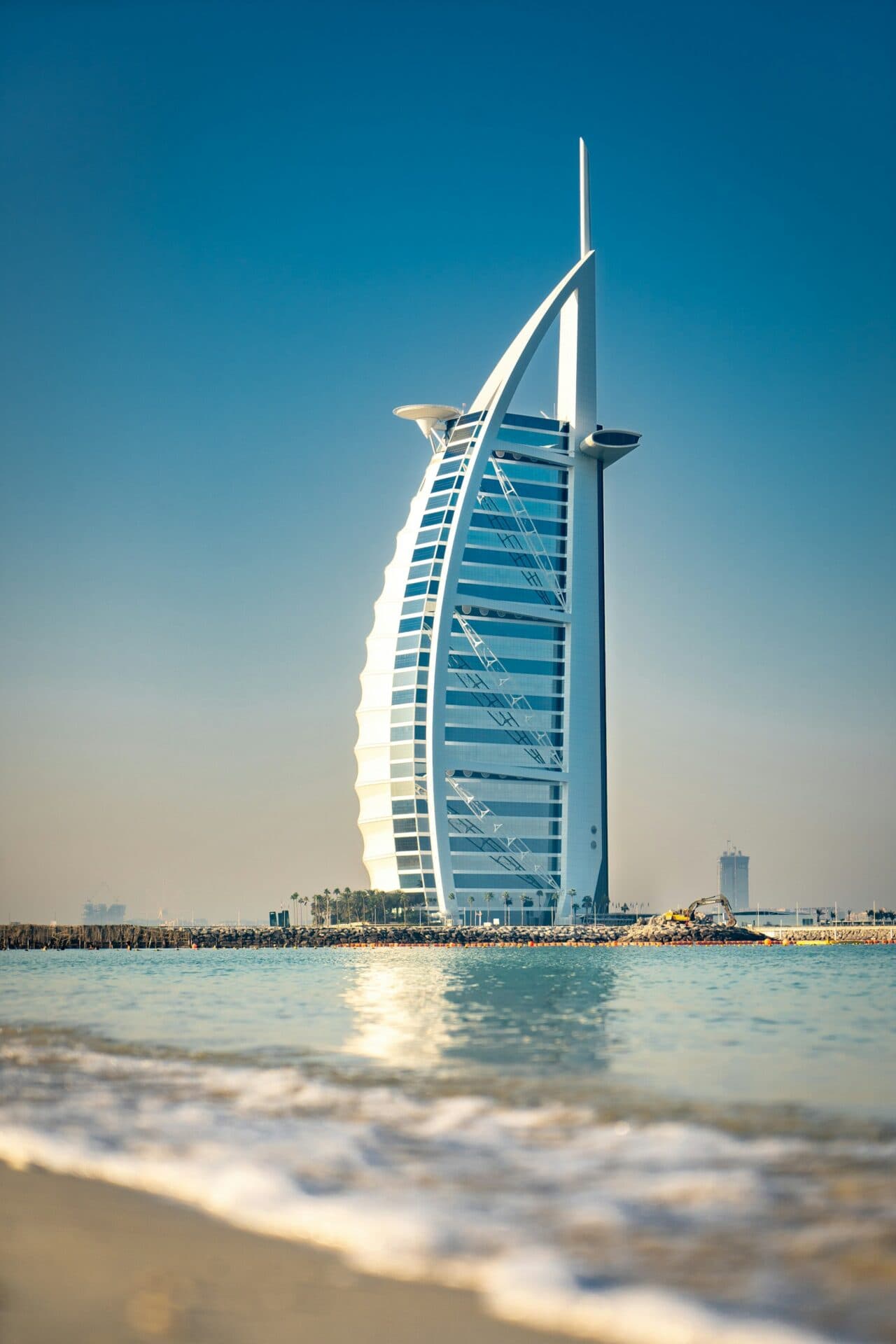WHY CHOOSE MAXWELL ESTATES DUBAI & ABU DHABI?